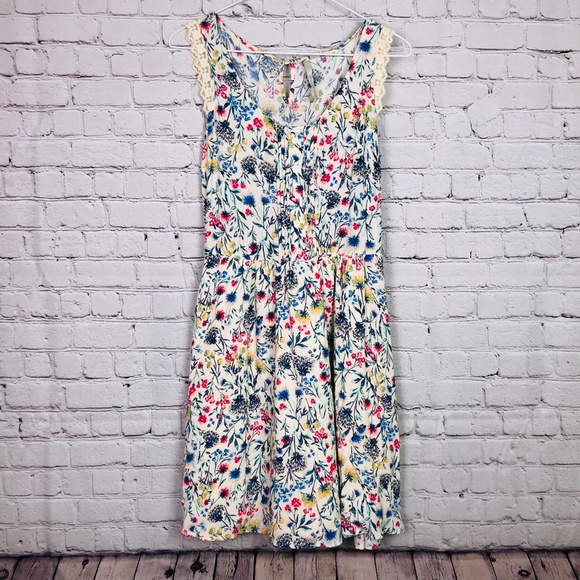 LC Lauren Conrad Dresses & Skirts - Lauren Conrad Floral Dress Size Small